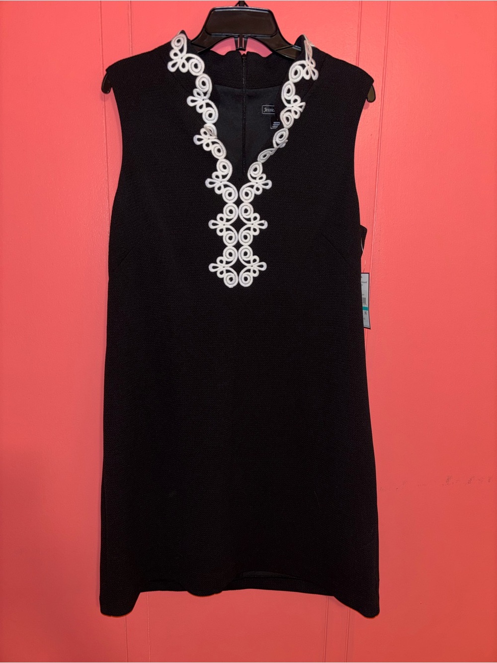 Jessica Howard Black/white mini dress